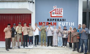 Koperasi Merah Putih Diresmikan Presiden, Bupati Inhil Herman Titip Harapan Besar untuk Ekonomi Desa