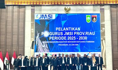 Lantik Pengurus JMSI Riau Periode 2025-2030, Faisal Mahrawa Puji Dheni Kurnia, Pangdam XIX/TT dan 11 Tokoh Riau Terima Award