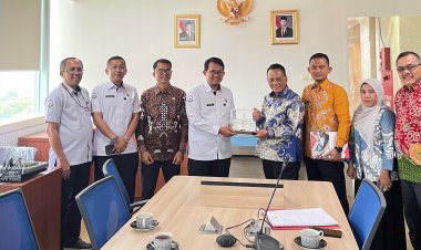 Datangi Kementerian Kelautan dan Perikanan, Bupati Rohil Bistamam Perjuangkan Pembangunan Kampung Nelayan Modern