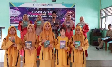 Kado Spesial Hari Anak Nasional, Siswa SMPN 1 Siak Kecil Resmi Rilis 5 Buku Antologi