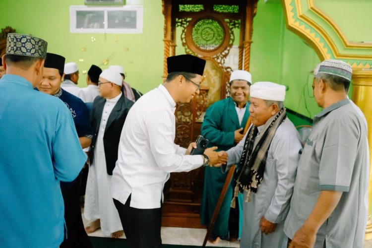 Shalat Idul Adha 1447 Hijriah di Masjid Baiturrahman Ujung Tanjung, Wabup Rohil Serahkan Sapi Kurban