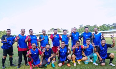 Pererat Silaturahmi dan Perkuat Sinergi, Ketua DPRD Septian Nugraha Ikuti Fun Football Hari Jadi ke-514 Bengkalis