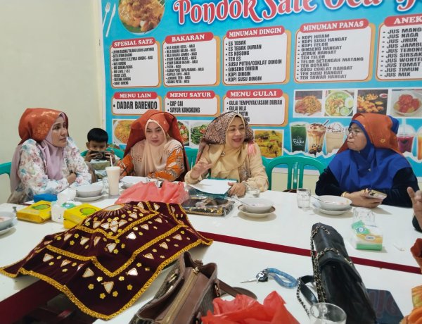 Semarakkan Hari Kebudayaan Nasional 2026, Siompu Kampar Tampilkan Parade Manjujuong Dulang dan Baju Bakuduong